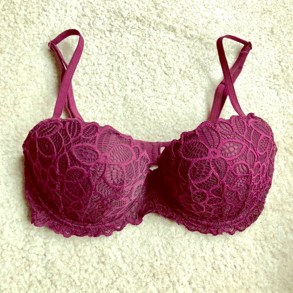 NWOT Victorias Secret Pink "Date" lace push-up bra